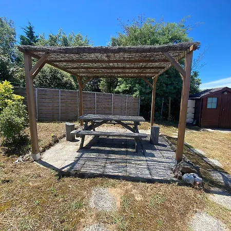 Maison Plain-pied Avec Jardin Proche Foret Et Plages A - Fr-1-22-259 Semesterbostad